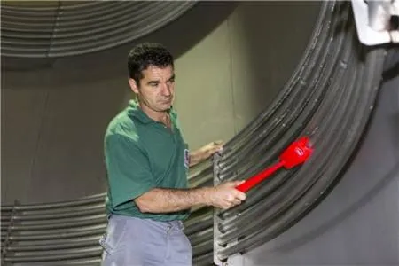 картинка Щетка для мытья с длинной ручкой, 41,5x7,5x7,5 см, жёсткая, синяя Vikan 