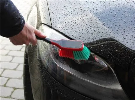 картинка Щетка для колес с мягкой щетиной, 29x7x10 см, черная, VIKAN 