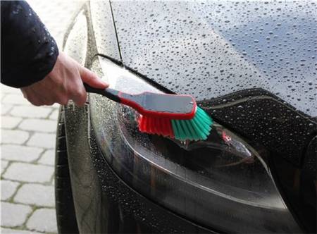 картинка Щетка для колес с мягкой щетиной, 29x7x10 см, черная, VIKAN 