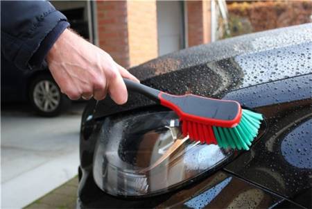 картинка Щетка для колес с мягкой щетиной, 29x7x10 см, черная, VIKAN 