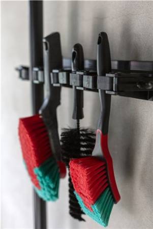 картинка Щётка ручная, 32x11,5x13 см, мягкая, черная, VIKAN автохимия для салона